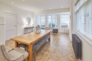 Dining - Host & Stay | Solimar House (Whitby)