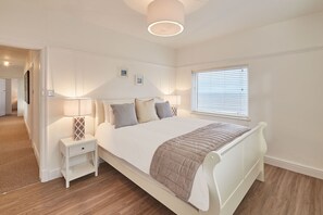5 bedrooms, iron/ironing board, WiFi (free), bed sheets - Host & Stay | Solimar House (Whitby)