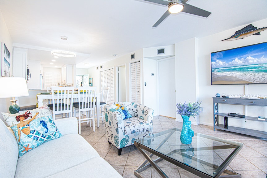 Lux 2/2 Resort Condo W Lake View Close To Beach On Sale Due To Concrete Work - Jupiter, FL