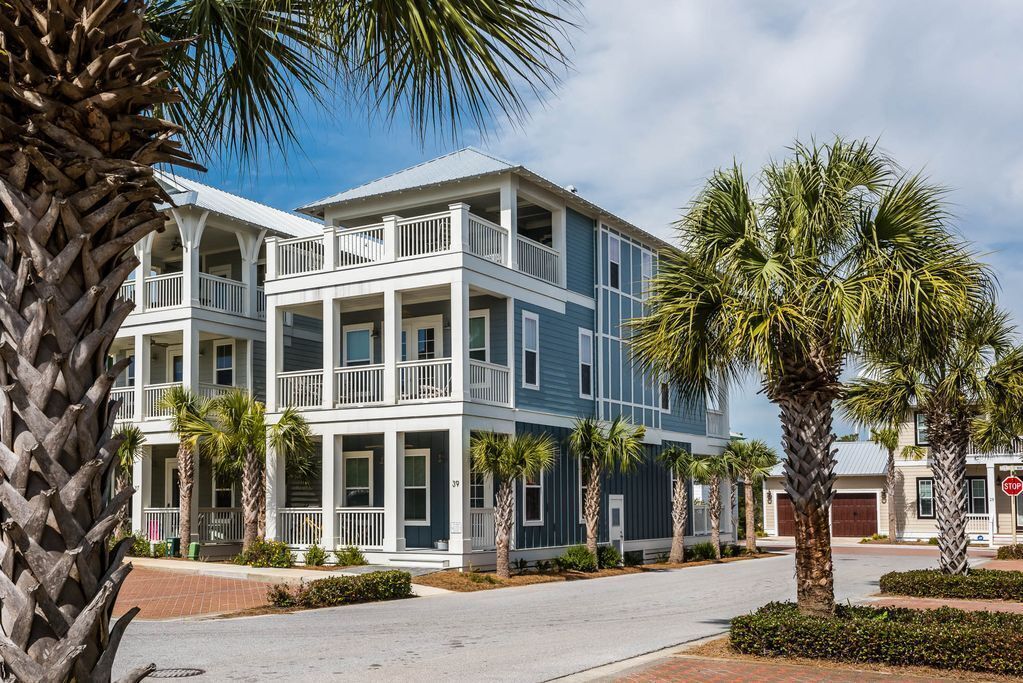 Seacrest "Isle of Blue" |4 Bedrooms | Sleeps 14 |2 King Suites | Amazing Deck