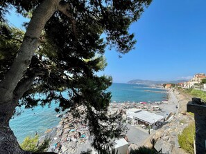 Sun-loungers