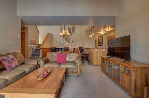 TV, fireplace, offices