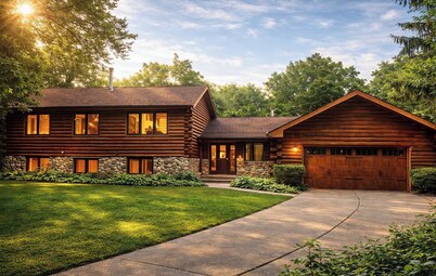 Rustic Charm: Pewaukee Lake Cabin, Sauna & Hot Tub