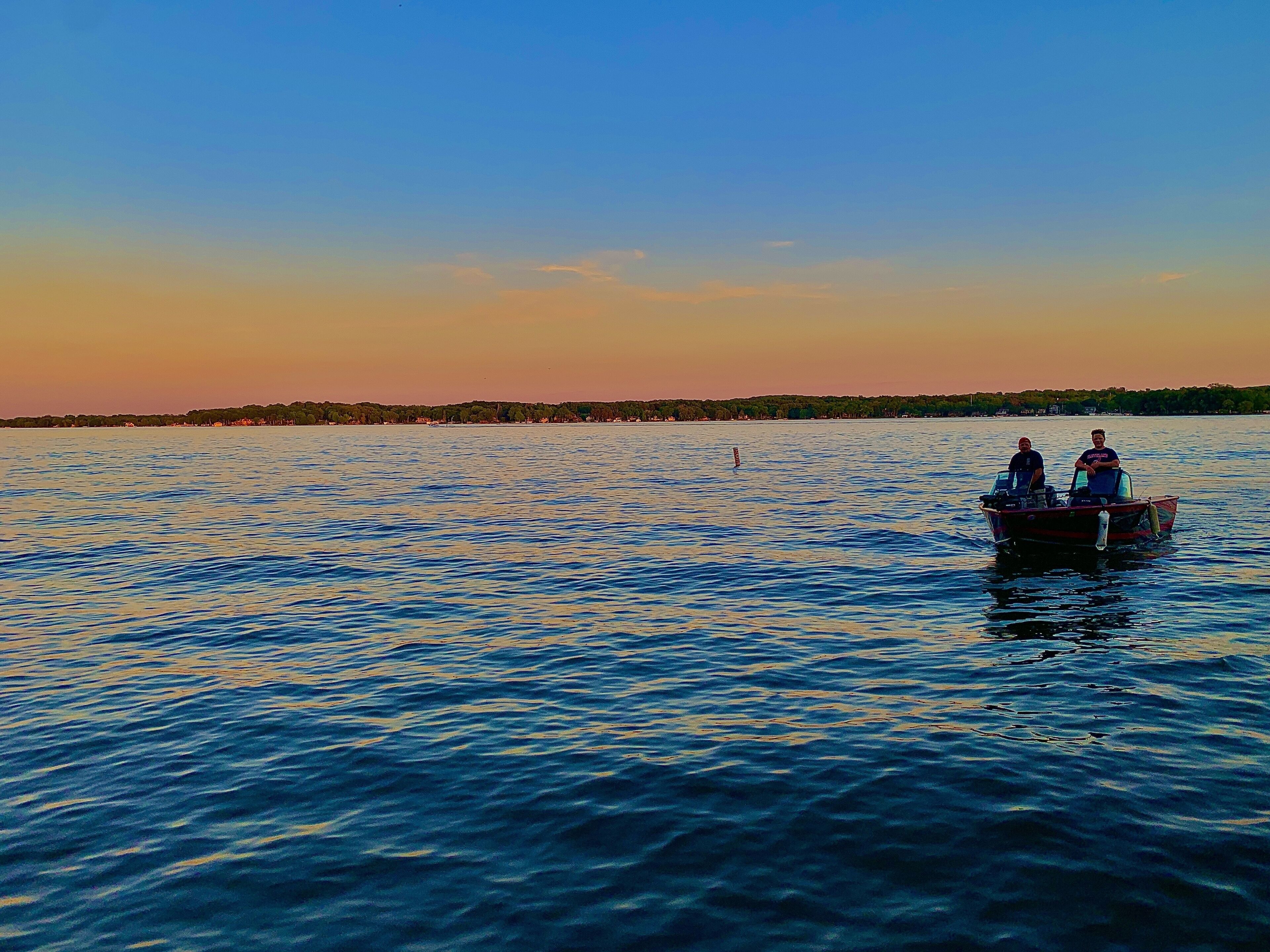 Log Cabin, two mins from Pewaukee Lake Boat Launch