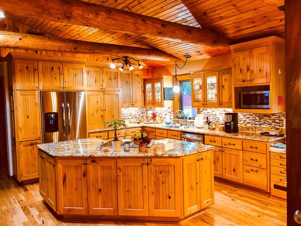 Fridge, microwave, oven, stovetop - Rustic Charm: Pewaukee Lake Cabin, Sauna & Hot Tub (Pewaukee)