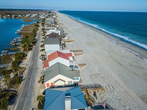 On the beach - By Grace Ocean Front 6 bedroom home on Pawleys Island! (Pawleys Island)