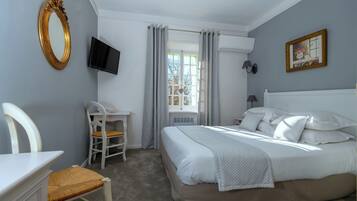 Individually decorated, individually furnished, desk, free WiFi