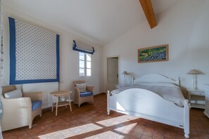 3 bedrooms, in-room safe, free WiFi, bed sheets - 3 BEDROOM APARTMENT WITH TERRACE (N°514) (La Motte)