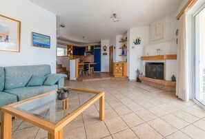 TV, fireplace, DVD player, books - Dive into nature & history (Lavrio)