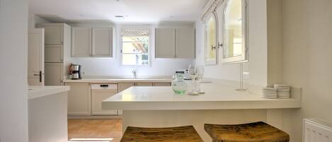 Fridge, microwave, oven, dishwasher