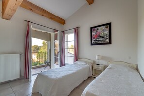 5 Schlafzimmer, Zimmersafe, Bügeleisen/Bügelbrett, kostenloses WLAN