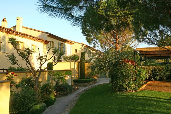 Enceinte de lâhĂ©bergement