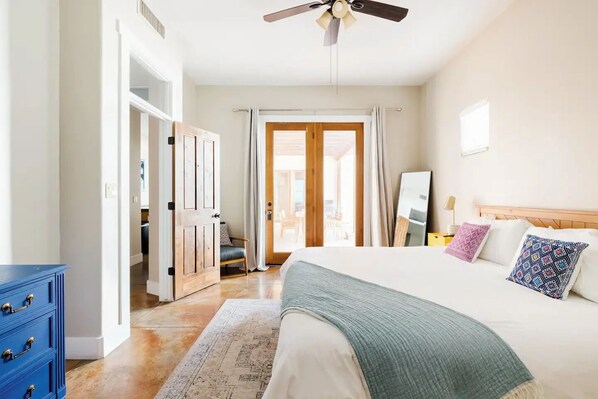 3 bedrooms, desk, travel cot, free WiFi - The Orange House at el Barrio Viejo (Tucson)