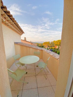 Unclassified image, 2 of 18, button - 3-BEDROOM APARTMENT WITH TERRACE (N°524) (La Motte)