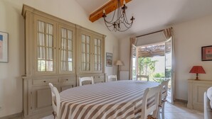 Dining - 3-BEDROOM TOWNHOUSE WITH GARDEN (N°501) (La Motte)