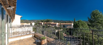 3 BEDROOM TOWNHOUSE WITH TERRACE AND GARDEN (N°516)