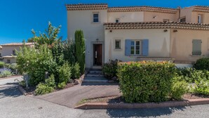 Exterior - 3 BEDROOM TOWNHOUSE WITH GARDEN (N°528) (La Motte)