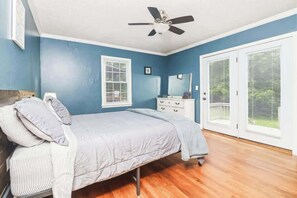 3 bedrooms, WiFi, bed sheets