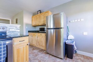 Refrigerador, horno, placa de cocina, lavavajillas