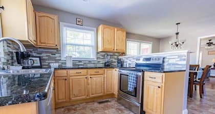 Charming 3BR Home in Rossville, GA Family Retreat