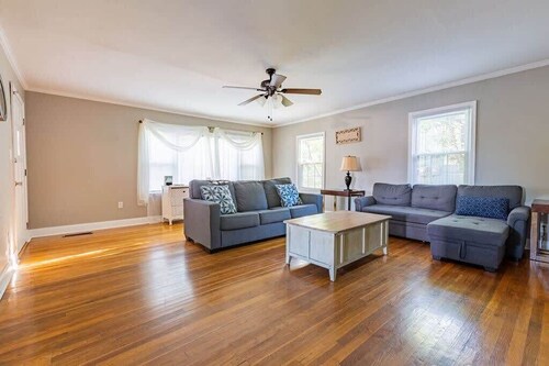 Charming 3BR Home in Rossville, GA Family Retreat