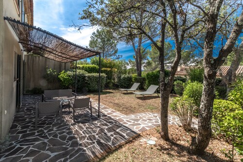 MAISON DE HAMEAU 3 CHAMBRES AVEC JARDIN (N°414)