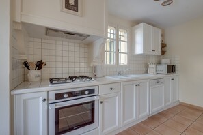 Fridge, microwave, oven, dishwasher - 3-BEDROOM TOWNHOUSE WITH GARDEN (N°414) (La Motte)