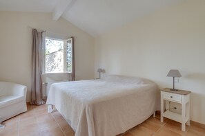 3 bedrooms, in-room safe, iron/ironing board, free WiFi - 3-BEDROOM TOWNHOUSE WITH GARDEN (N°414) (La Motte)