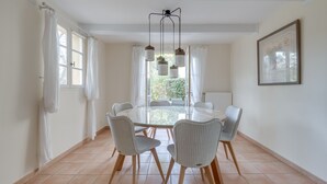 Dining - 3-BEDROOM TOWNHOUSE WITH GARDEN (N°414) (La Motte)