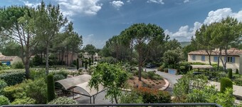 3-BEDROOM TOWNHOUSE WITH GARDEN (N°419)