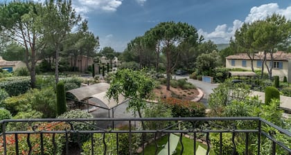 3-BEDROOM TOWNHOUSE WITH GARDEN (N°419)