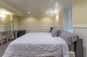 Room - Presidential Suite Full Lower Apartment (Upper Marlboro)