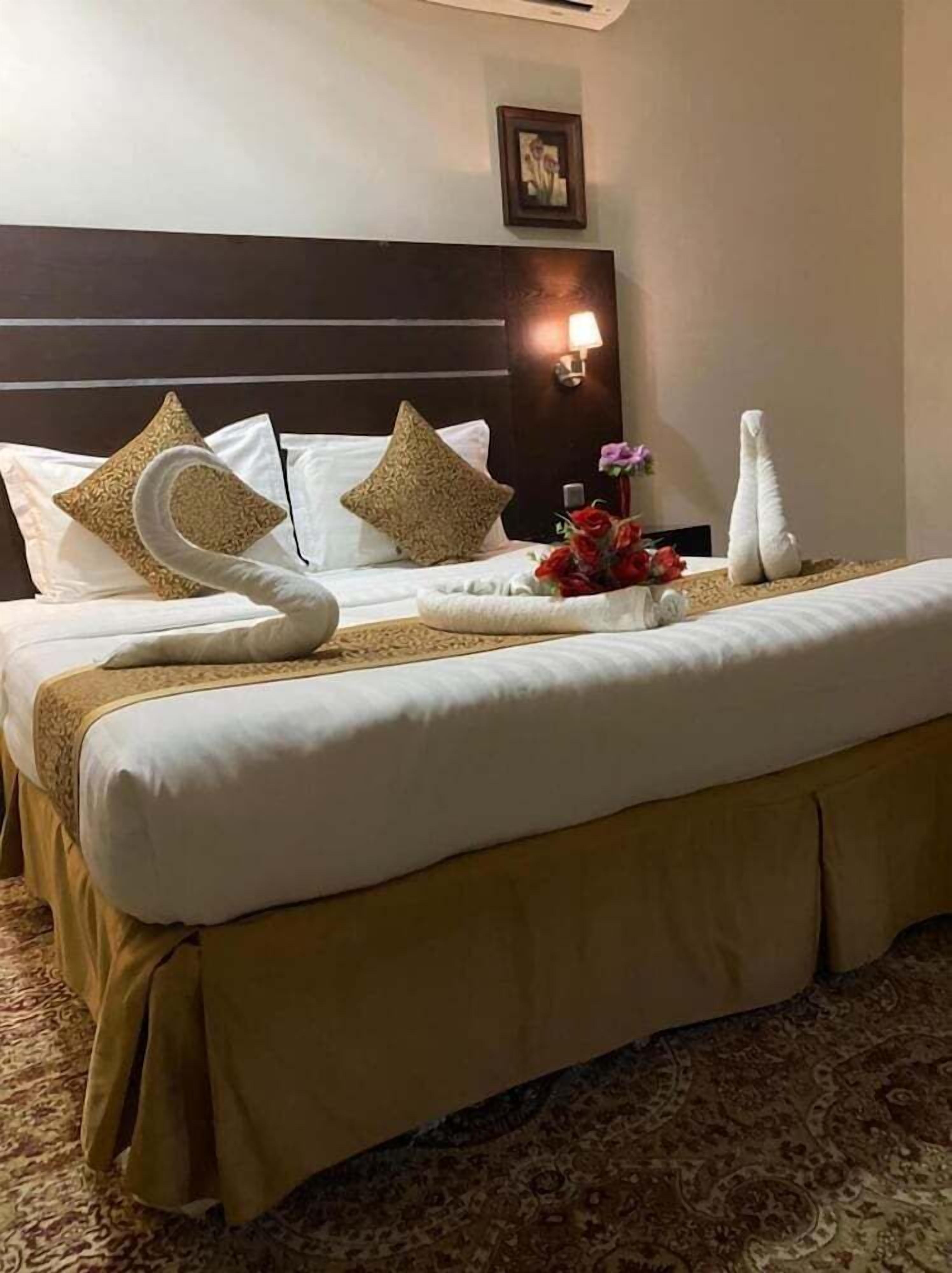 Egyptian cotton sheets, premium bedding, minibar, in-room safe