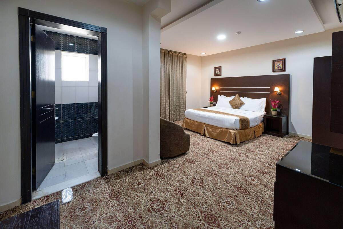 Three Bedrooms Apartment | Egyptian cotton sheets, premium bedding, minibar, in-room safe