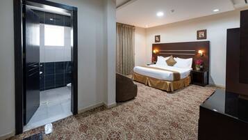 Egyptian cotton sheets, premium bedding, minibar, in-room safe