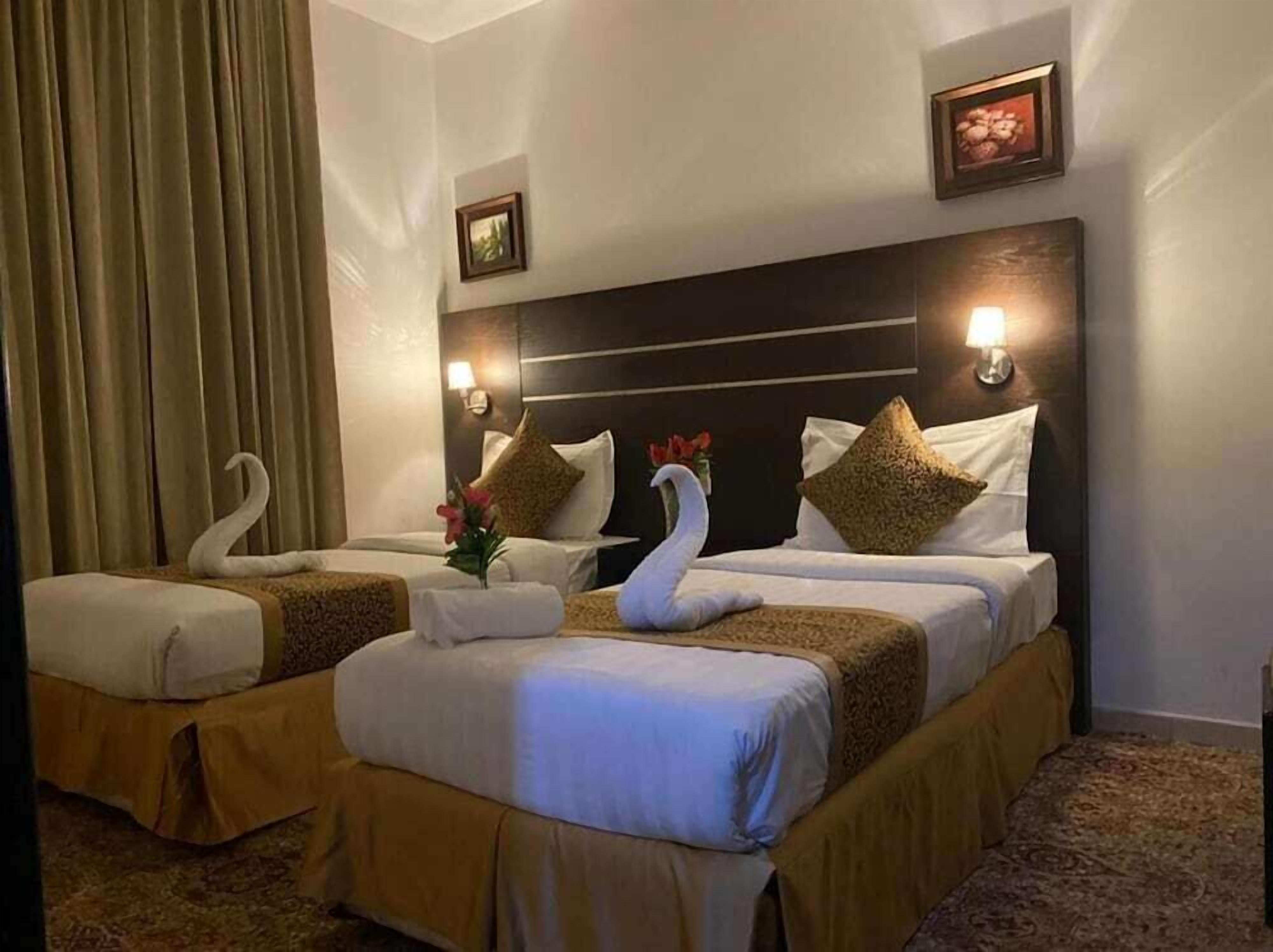 Egyptian cotton sheets, premium bedding, minibar, in-room safe
