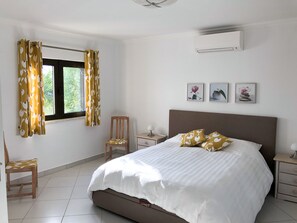 3 bedrooms, in-room safe, desk, iron/ironing board