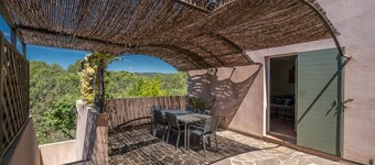 2-BEDROOM TOWNHOUSE WITH GARDEN (N°330)
