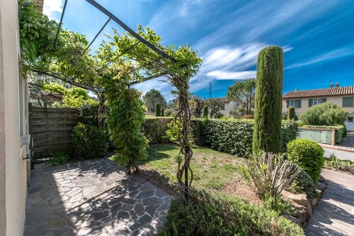 2 BEDROOM TOWNHOUSE WITH GARDEN (N°436)