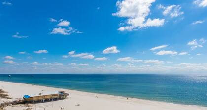 Luxury Property 18th Floor Condo With 2 Master Suites