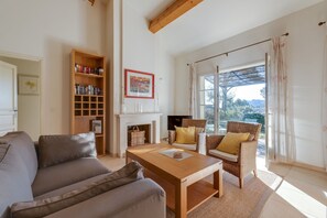 TV - 2 BEDROOM TOWNHOUSE WITH GARDEN (N°508) (La Motte)
