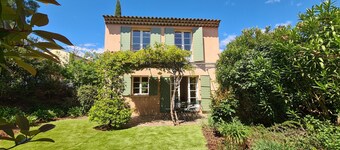 2 BEDROOM TOWNHOUSE WITH GARDEN (N°529)