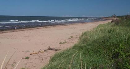 Vacation Home Located Steps from North Shore Beach, 10 Minutes Away From Golf