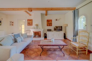 TV, DVD player - 4-BEDROOM VLLA WITH PRIVATE POOL AND GARDEN (N°342) (La Motte)