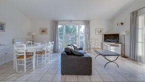 Unclassified image, 3 of 28, button - 3-BEDROOM TOWNHOUSE WITH GARDEN (N°408) (La Motte)