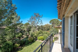 Property grounds - 3-BEDROOM TOWNHOUSE WITH GARDEN (N°408) (La Motte)
