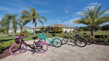 House (Aqua Pearl) | Property grounds