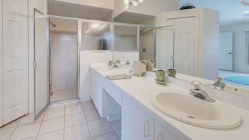 House (Endless Summer) | Bathroom