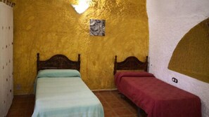 Spa - CUEVA TRIPLE SUPERIOR (Guadix)
