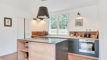 Réfrigérateur, micro-ondes, four, lave-vaisselle